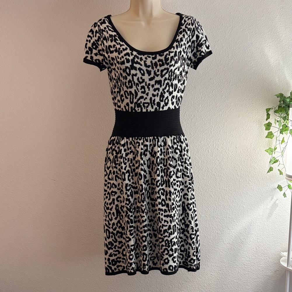 Gabby Skye Leopard Print Fit & Flare Knit Dress M Black White